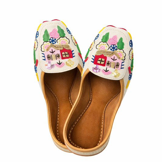 Village Story Hand-Embroidered Jutti