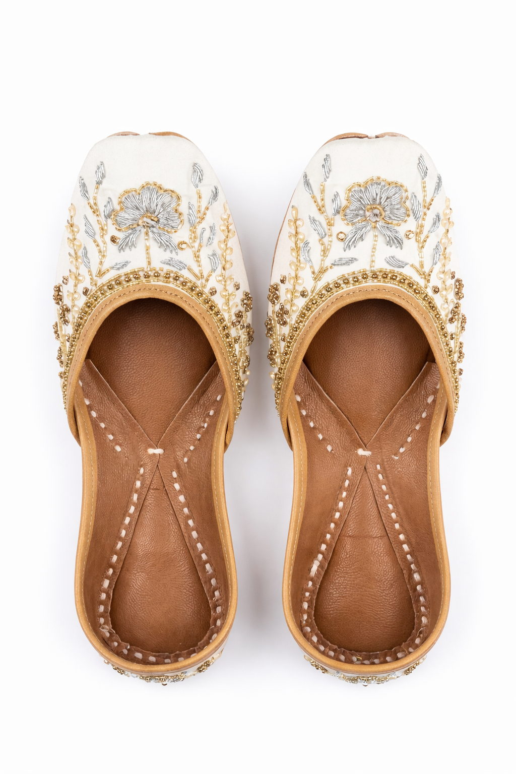 Royal Ivory Embroidered Jutti.